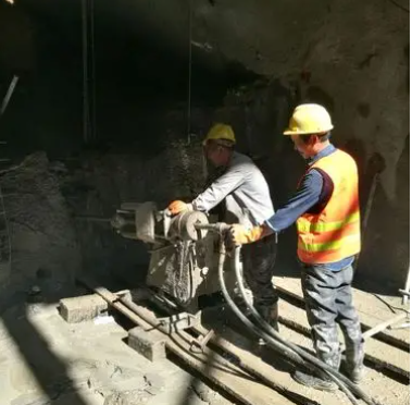 新巴尔虎左水下抗分散灌浆料特点 水下不分散注浆料介绍